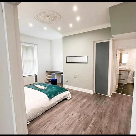 Lovely 1-Bedroom Apartment, Free Street Parking Newcastle upon Tyne Dış mekan fotoğraf