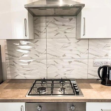 Lovely 1-Bedroom Apartment, Free Street Parking Newcastle upon Tyne Dış mekan fotoğraf