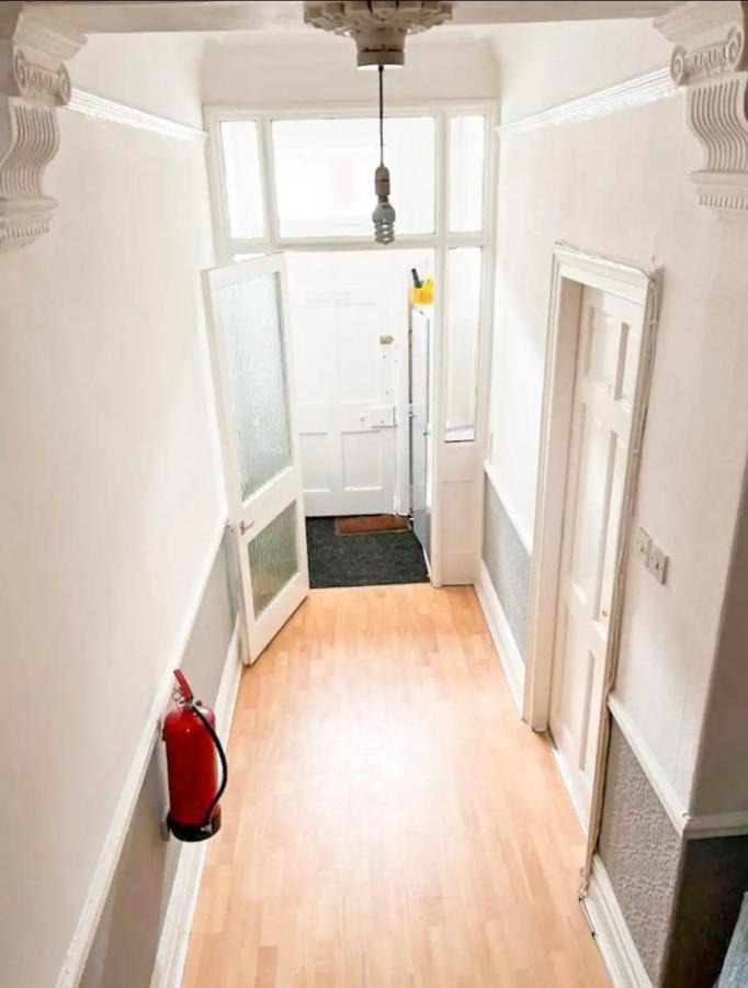 Lovely 1-Bedroom Apartment, Free Street Parking Newcastle upon Tyne Dış mekan fotoğraf