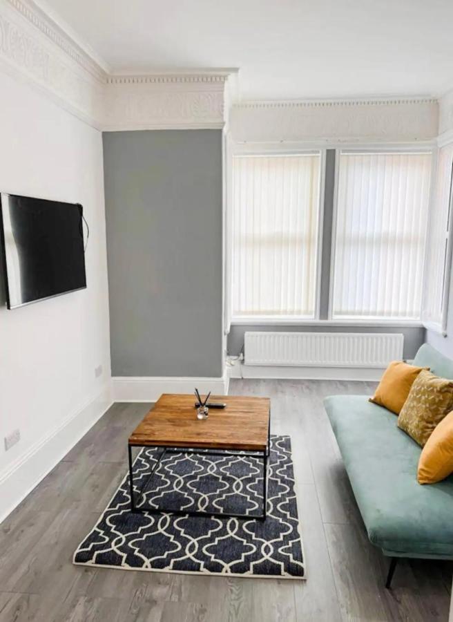 Lovely 1-Bedroom Apartment, Free Street Parking Newcastle upon Tyne Dış mekan fotoğraf
