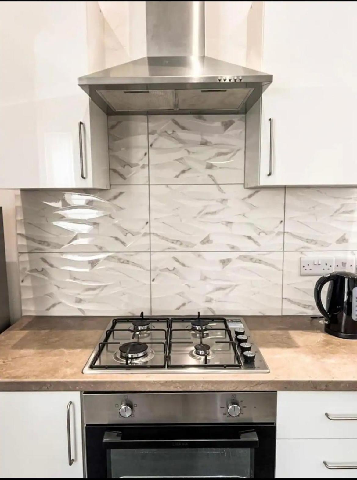 Lovely 1-Bedroom Apartment, Free Street Parking Newcastle upon Tyne Dış mekan fotoğraf